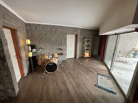 VENTA CASA MODERNA 3/4 AMB + 2 COCHERAS + PILETA