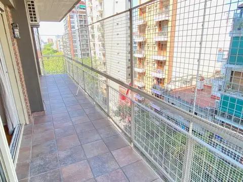 VENTA - 4 AMB. C/DEP. - 140 MT2 - 4 BAÑOS - COCHERA FIJA Y BAULERA - BALCON CORRIDO AL FRENTE