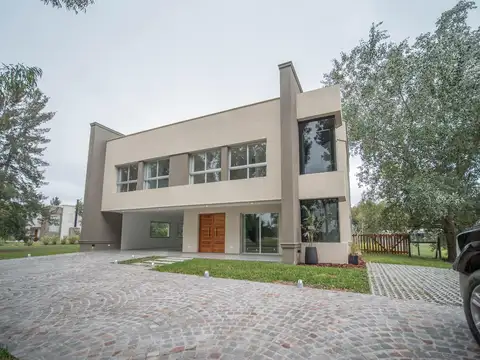 Venta Casa a estrenar 5 dormitorios Country Club Miralagos