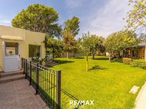 Casa en Venta con 2 cocheras