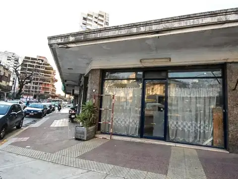 IMPORTANTE LOCAL COMERCIAL IDEAL PARA INVERSIÓN