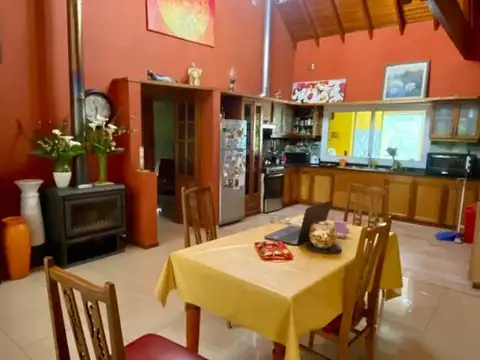 Casa en Venta con 5 cocheras