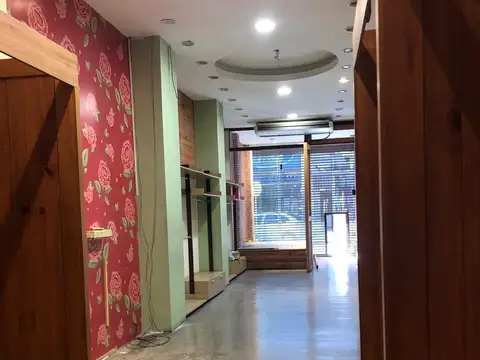 Alquiler  LOCAL EN PLENO FOCO COMERCIAL CASEROS CENTRO