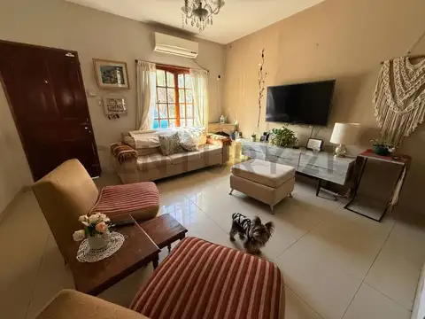 Casa 6 ambientes con 3 baños