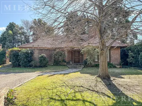 Casa en venta en Mayling Club de Campo, sobre lote de 200 m² para reciclar