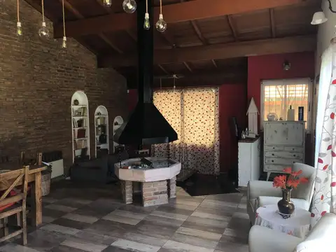 Casa en Venta en Barrio Parque Leloir, USD 320.000