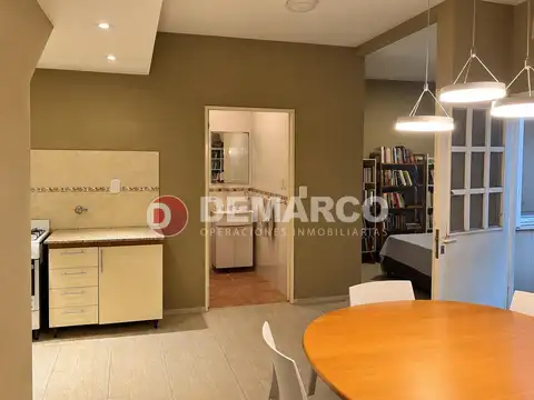 DEPARTAMENTO TIPO CASA 2 AMBIENTES- PATIO- DIGNO DE VER 