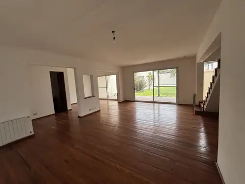 Casa en Alquiler en Punta Chica, USD 2.800