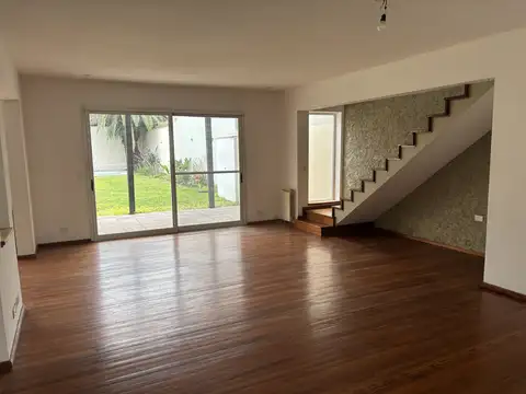 Casa 6 ambientes con 3 baños
