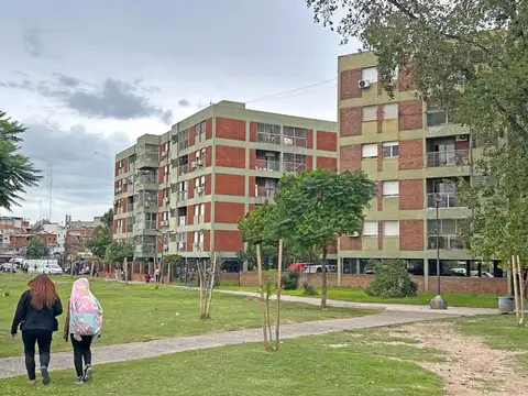 Departamento en Venta en Parque Chacabuco, USD 65.000