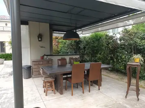 Casa 6 ambientes con 4 baños