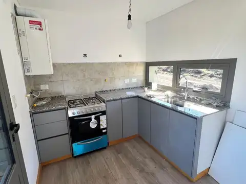 Casa 2 ambientes con 1 baño