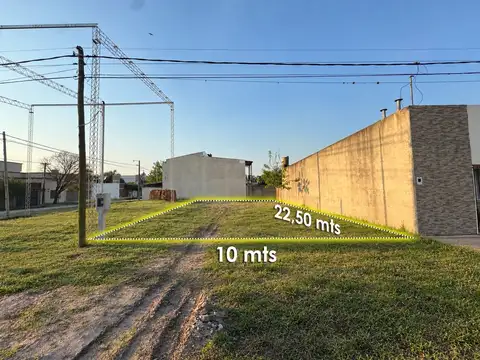 Terreno en venta a metros de calle olessio