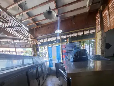 Avenida Lacarra 600, Piso PB