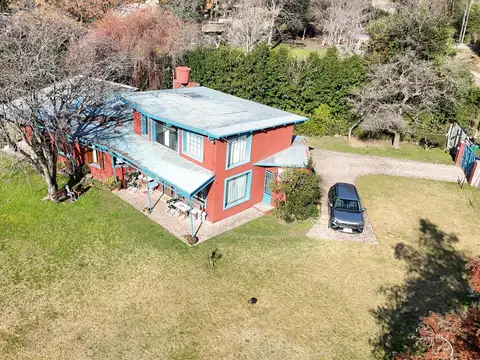 Casa con Piscina ubicada en el barrio La Bota - Benavidez