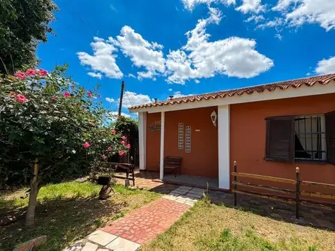 CASA EN VENTA EN EZEIZA CON AMPLIO LOTE