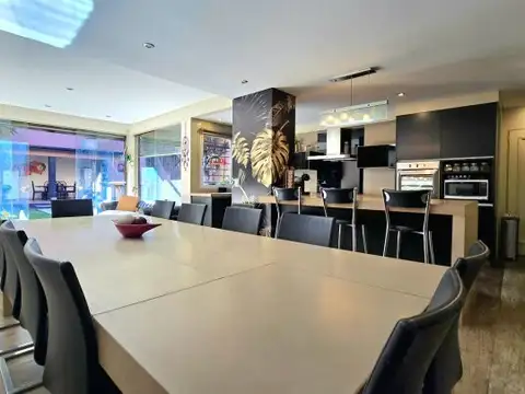 VENTA CASA 6 AMBIENTES CON  PILETA. A 350 M2  DE PEDRO GOYENA, PARQUE CHACABUCO LIMITE CABALLIT...