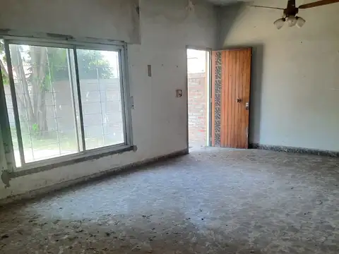 OPORTUNIDAD: IDEAL 2 FAMILIAS C/FONDO/PILETA/PARRI