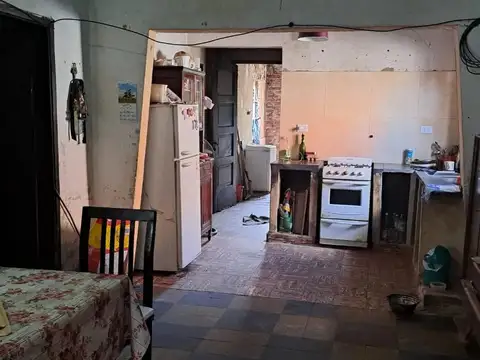 VENTA CASA MORENO 3 AMBIENTES