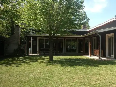 Excelente casa en venta en barrio cerrado Las Magnolias