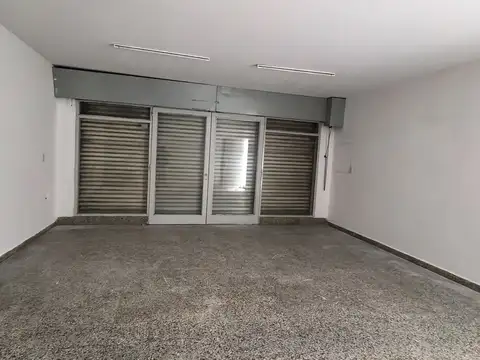 Local en Alquiler Via Púb.