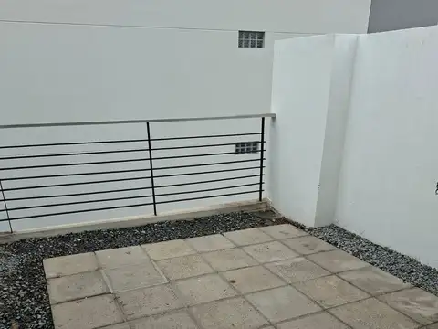 EXCELENTE AMBIENTE CON BALCON TERRAZA – APTO PROFESIONAL – PROXIMO AV SAN MARTIN – METRO BUS - FACULTAD y JARDINES AGRONOMIA