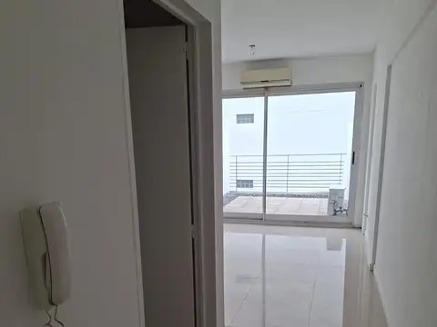 EXCELENTE AMBIENTE CON BALCON TERRAZA – APTO PROFESIONAL – PROXIMO AV SAN MARTIN – METRO BUS - FACULTAD y JARDINES AGRONOMIA