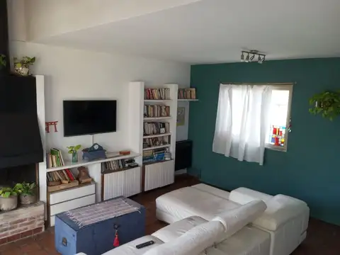 CASA CON LOCAL EN VENTA BERAZATEGUI