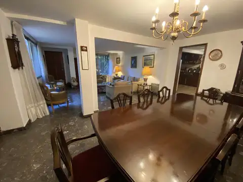 Casa 6 ambientes con 3 baños