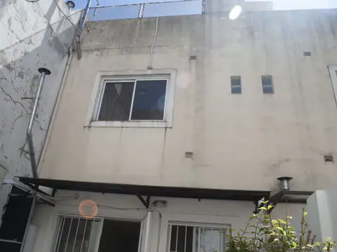 PH 2 AMBIENTES CON PATIO DE 20 M2 - SIN EXPENSAS - EN AGRONOMIA (límite Parque Chas)