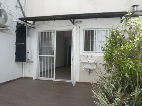 Depto Tipo Casa 2 ambientes con 1 baño
