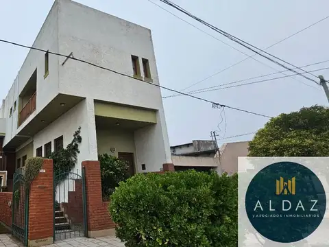 Casa  en  Venta/ Avellaneda al 700.Punta Alta. Apta para