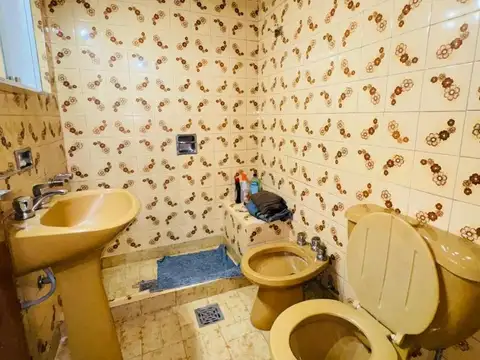 Casa con local en venta