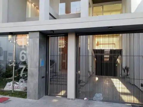 Cochera cubierta VENTA  OPORTUNIDAD  Estacion de Banfield