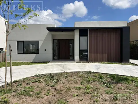 Casa de una planta en venta en Santa Ana, Villa Nueva