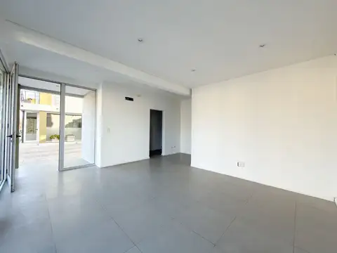 LOCAL EN VENTA TANDIL AL FRENTE SEMI CENTRO