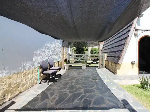 Casa en Venta con 2 cocheras
