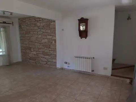 ALQUILER CASA DE CATEGORÍA – BELÉN DE ESCOBAR