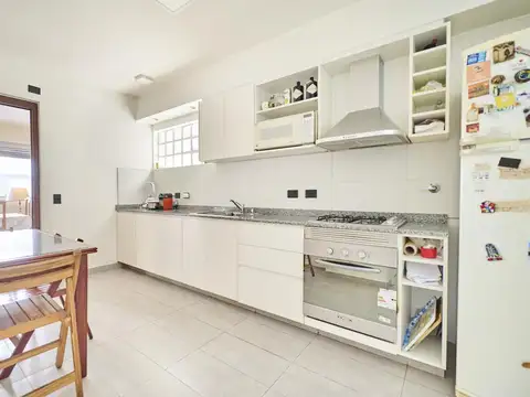 VENTA 4 AMBIENTES CON DEPENDENCIA COCHERA Y BAULERA EN CAÑITAS