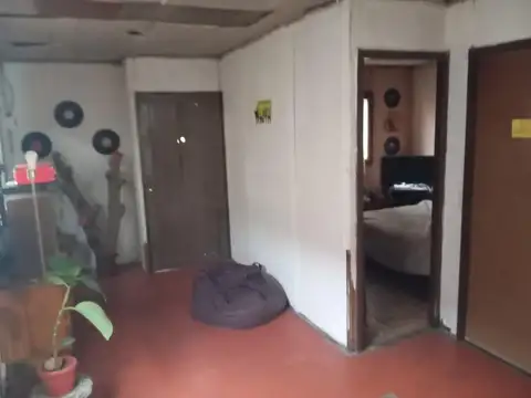 CASA A REFACCIONAR O DEMOLER SOBRE LOTE 750X35