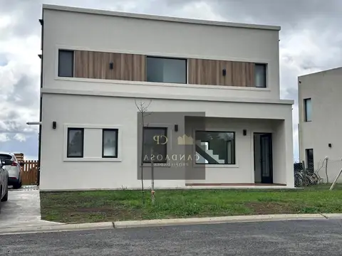 CASAS PREMIUM PILAR DEL ESTE