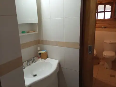 Casa 4 ambientes con 2 baños