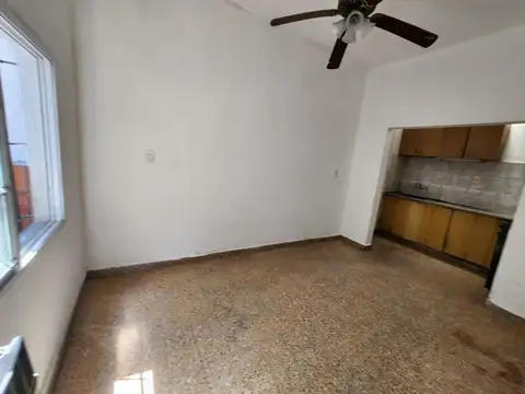Casa 3 ambientes con 1 baño