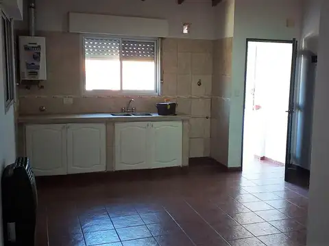 Depto Tipo Casa en Alquiler en Villa Ballester, $ 650.000