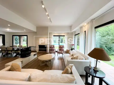 Casa en Venta de 5 dormitorios