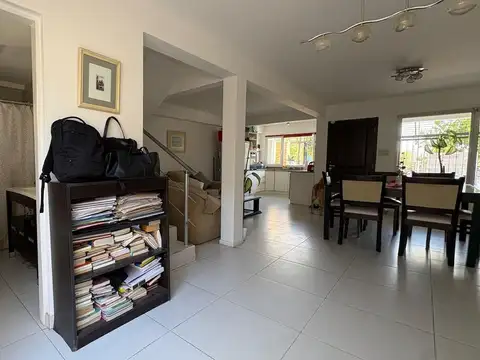 Casa 3 ambientes con 2 baños
