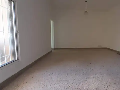 20 De Septiembre 3000, Piso 1