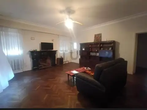 CASA en VENTA ITUZAINGO SUR - LOTE EN ESQUINA - IDEAL USO COMERCIAL ó EMPRENDIMI