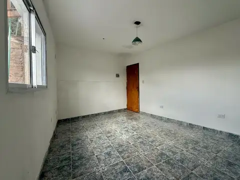 Depto Tipo Casa 2 ambientes con 1 baño