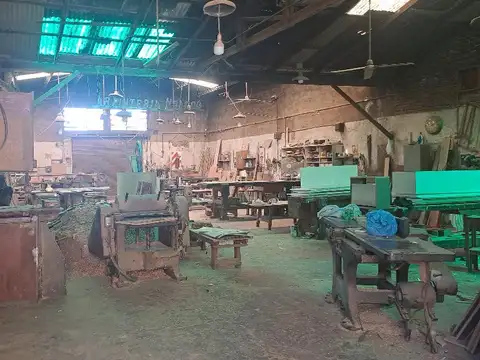 alquilo taller carpinteria con maquinas
